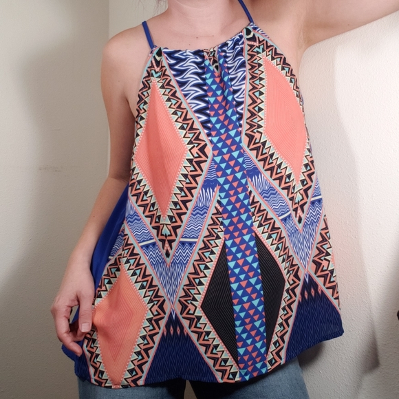 💥CLOSING SALE💥 Gorgeous Open Back Blouse - Picture 3 of 6